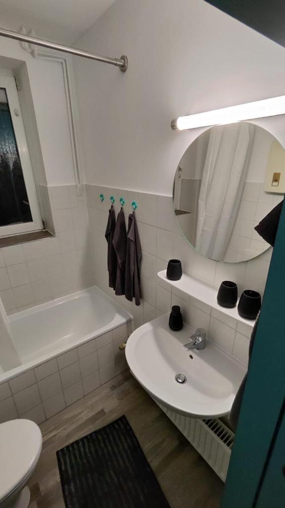 Ferienwohnung-Monteurwohnung Berta, 3 Personen In Kleve, Zentrale Lage Kleve  Luaran gambar